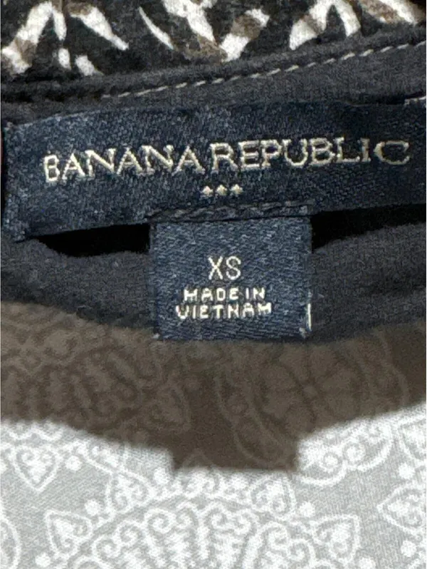 Banana Republic Black and White Patterned Halter Crop Top - Image 4