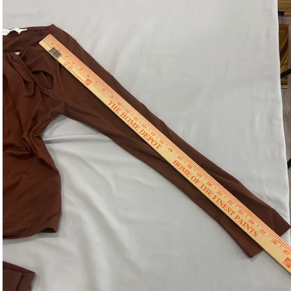 ASTR the Label Brown Twist Front Cutout‎ Long Sleeve Bodysuit Medium - Image 6