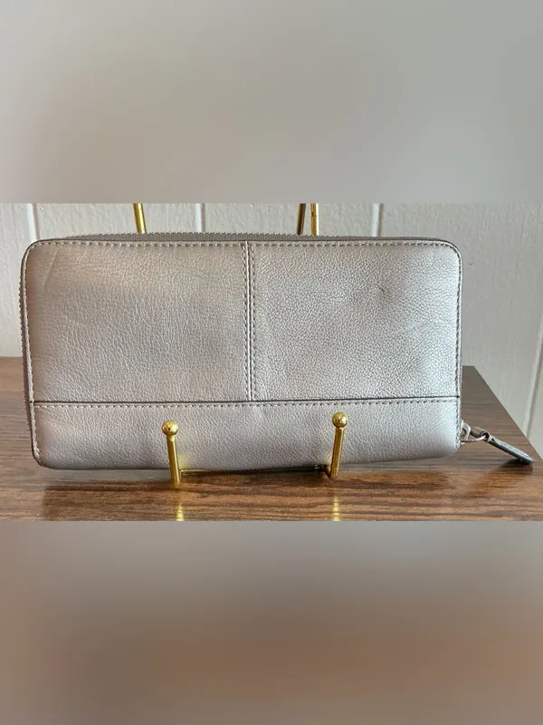 A Rare HTF Vintage Coach Silver Metallic Leather Zip Around Continental Wallet - Image 4