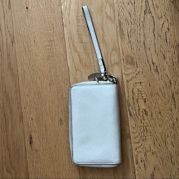 Tory Burch Cream Wristlet with Logo - Image 2