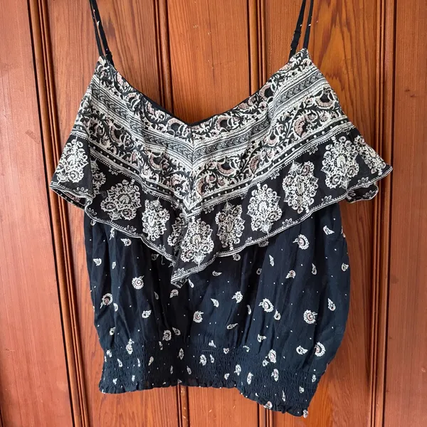 American Eagle Outfitters Black and White Patterned Tank Top Size Medium - Image 2