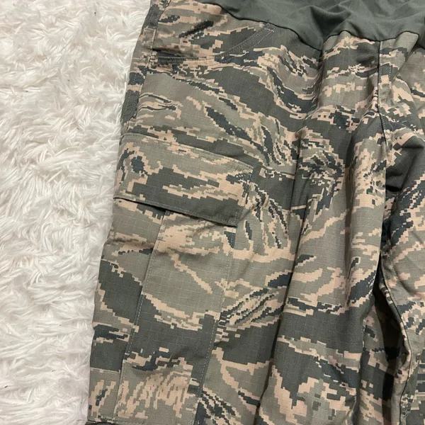 Maternity official US Air Force camouflage cargo pants size large 12 14 woman’s - Image 4