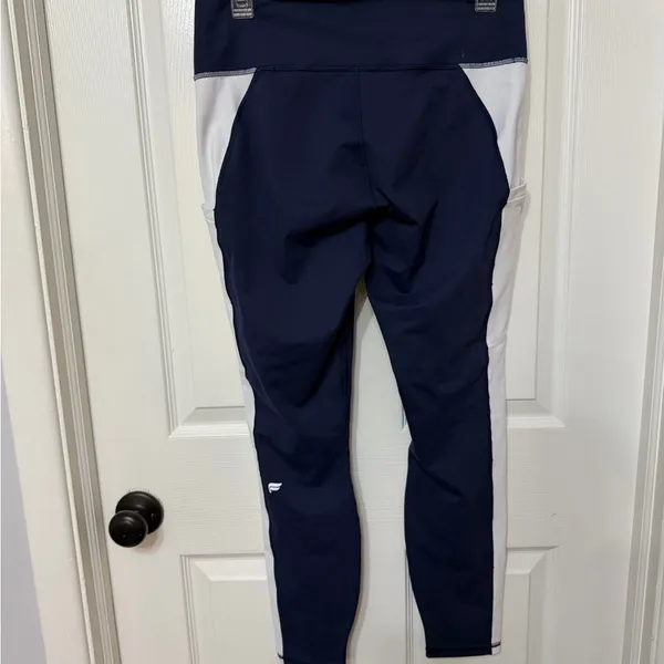 FABLETICS On-The-Go PowerHold High-Waisted pocket Legging navy white large‎ - Image 5