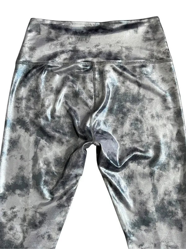 Beyond Yoga High Waist Tie Dye Midi Length Foil Gray Tie Dye Foil Size M - Image 7