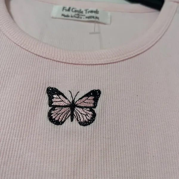 Pink butterfly top Size M - Image 2