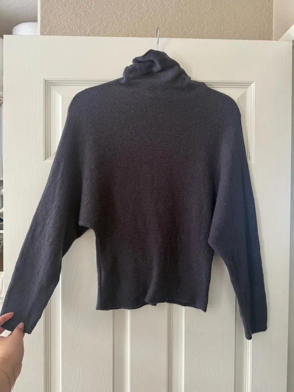 Aritzia Babaton Grey Turtleneck Sweater Top - Image 3