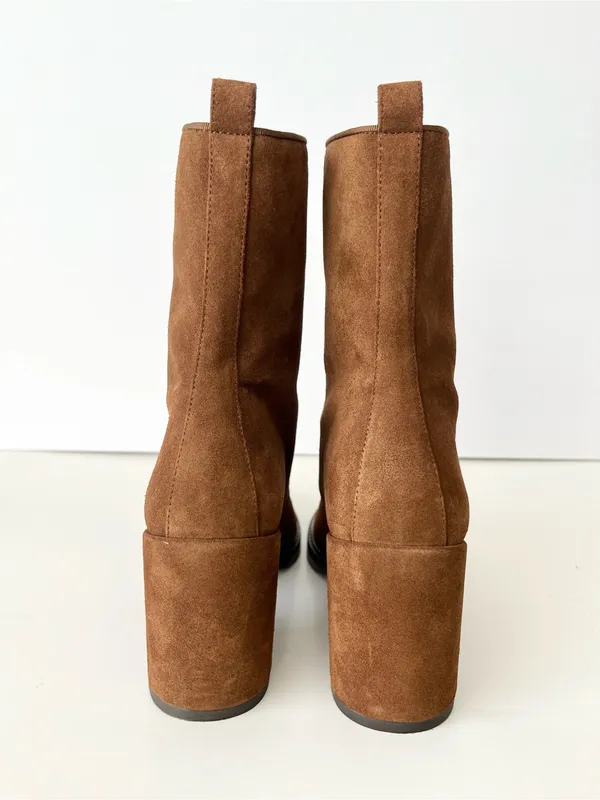 Stuart Weitzman suede lace up heeled boots camel 8.5 fall boots - Image 9