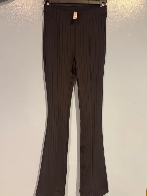 Alo Yoga High-Waist Pinstripe Zip It Flare Legging - Image 6