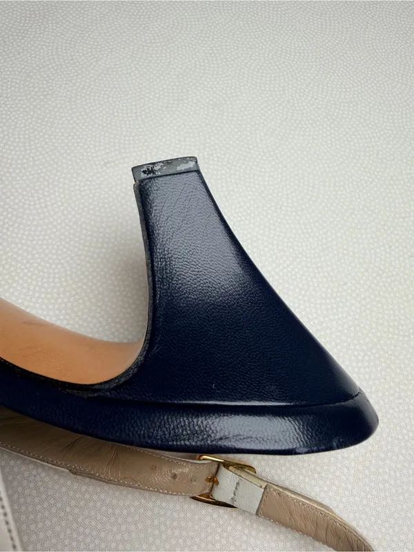 Salvatore Ferragamo Slingback Heels 8B White Navy Leather Italy Vintage 1980’s - Image 11