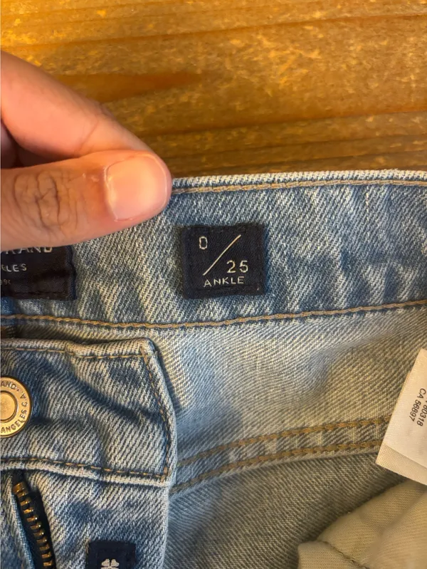 Lucky Brand High-Rise Mom Jeans Drew - Image 3