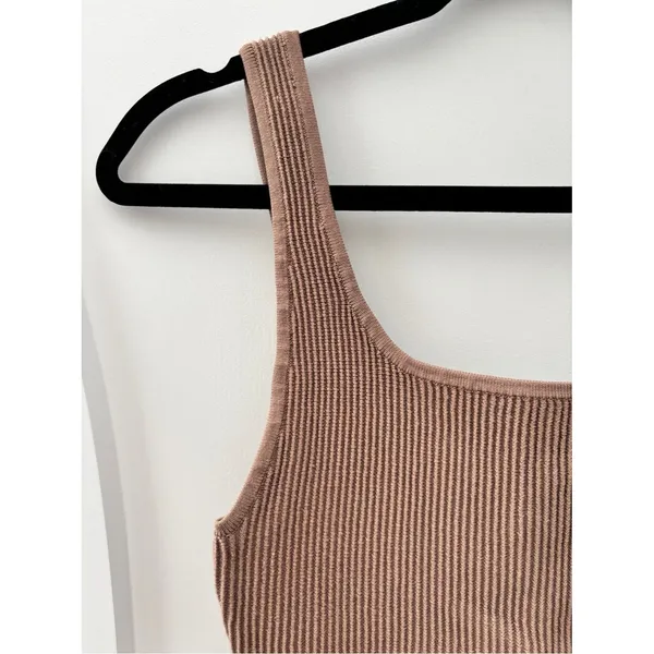 Aritzia Babaton Sculpt Knit Squareneck Cropped Ribbed Tank Small Taupe Tan Beige - Image 5