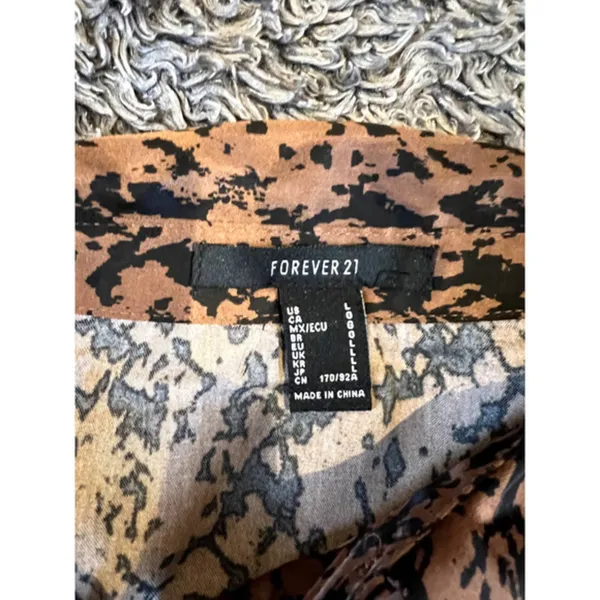 FOREVER 21 Animal Print Blouse Women's Size‎ Large NWOT - Image 4