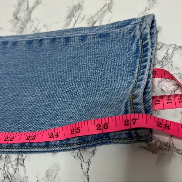 Levi's Premium wedgie for ankle light‎ wash jeans Sz 25 - Image 8