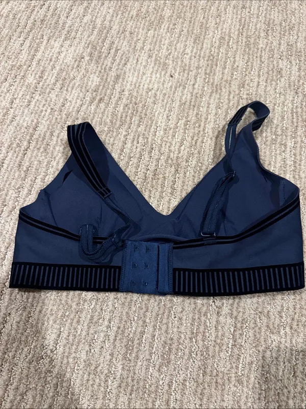 ALO Yoga Airlift Line Up Bra - Image 2