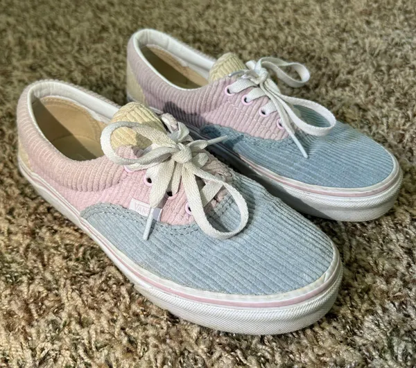 Vans -Corduroy - Image 3