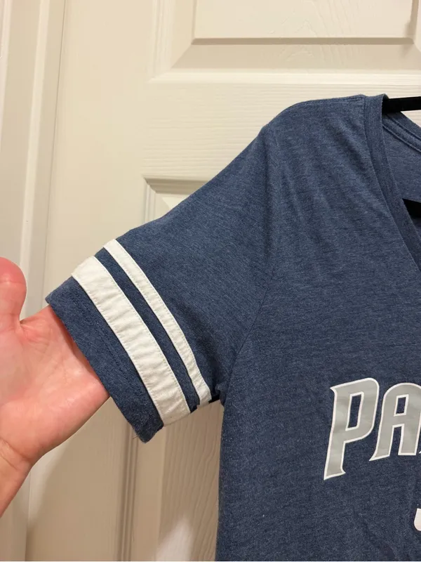 San Diego Padres Women's V-Neck T-Shirt Size Large Blue 5th & Ocean Y2K - Image 3