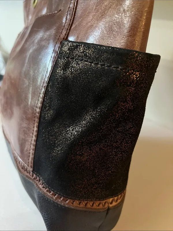 The Sak Two-Tone Brown and Black Leather Tote - Image 10