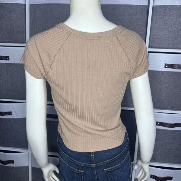 American Eagle Outfitters Ribbed Henley Top Tan Size Medium - Image 2