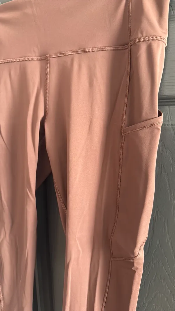 Lululemon leggings with side pockets - Image 2