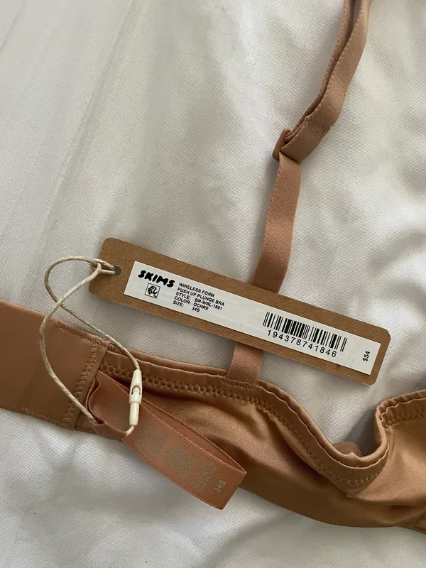 SKIMS wireless form push up plunge bra ochre - Image 5