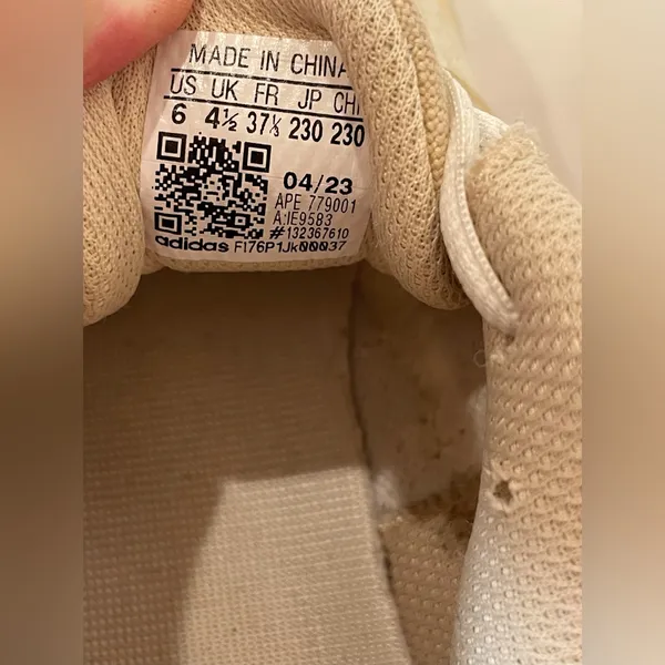 Adidas Women’s Response CL White Sneakers Size 6‎ - Image 7