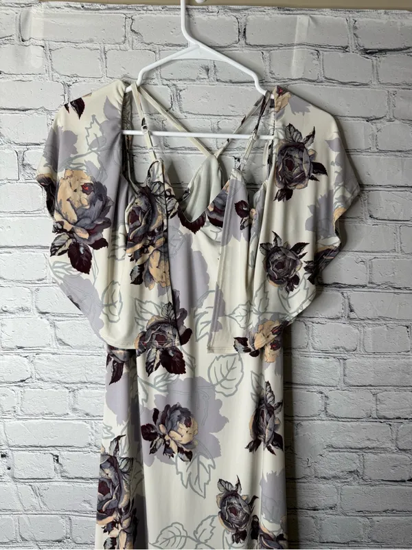 Sugar lips Floral Cold-Shoulder Maxi Dress in Cream and Gray - Image 9