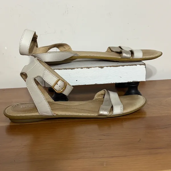 Born Womens F38301 White Gold Metallic Leather Ankle Strap Flat Sandals Size 9M - Image 2