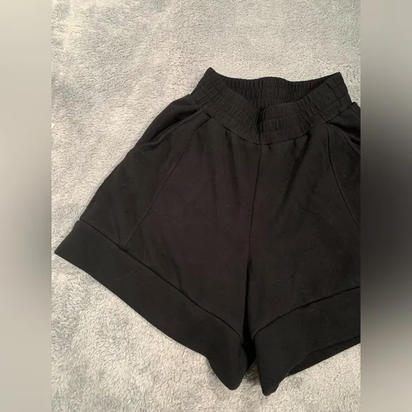 Varley High Waist Black Women's Shorts - Image 2