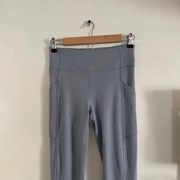 Lululemon Athletica Light Gray Leggings EUC - Image 2