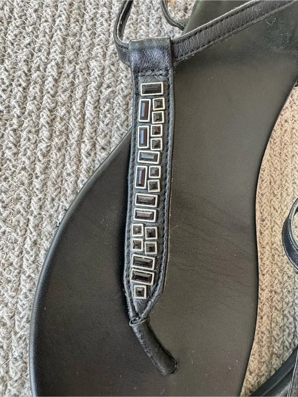 Cole Haan Black T-Strap Leather Sandals with Black Crystal Gems Sz 7 - Image 2