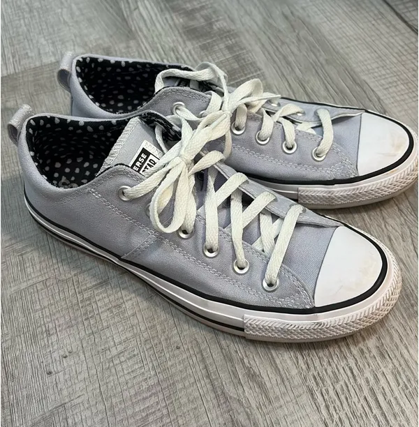 Converse Light Purple Low-Top Women’s size 10 - Image 2