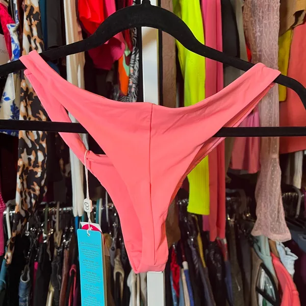 NWT flawed nori tango beach bunny cheetah print pink swim bottoms - Image 3