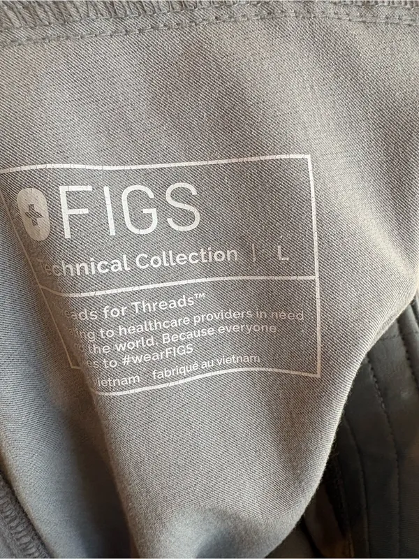 FIGS Gray Scrub Pants Size Large - Image 4