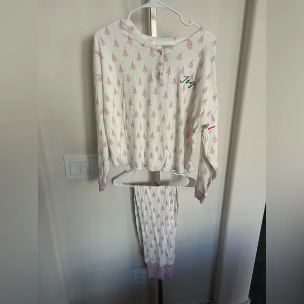 Honeydew Pink Christmas Tree Cuddle Crew Pajama Set Medium NEW - Image 3