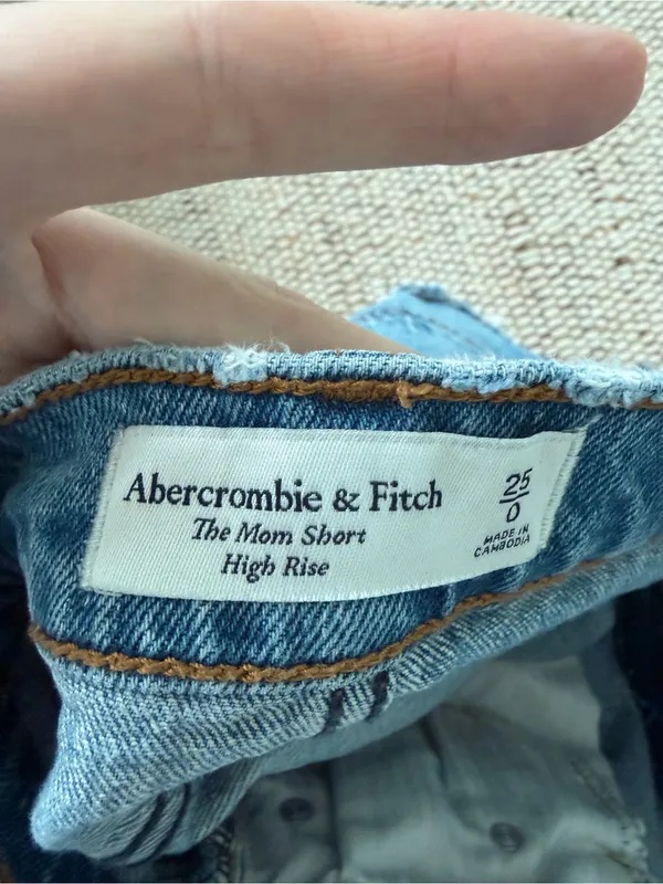 Abercrombie & Fitch The Mom Denim Short High Rise Size 25 / 0 - Image 3