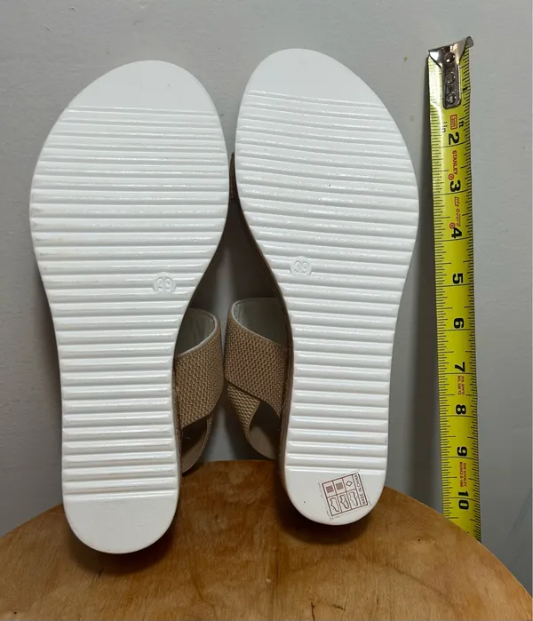 Summer comfortable women's shoes.Size 8. $20. Tan - Image 5