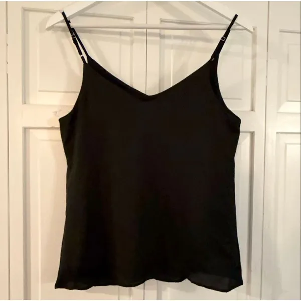 Banana Republic black classic strappy tank size xs - Image 3