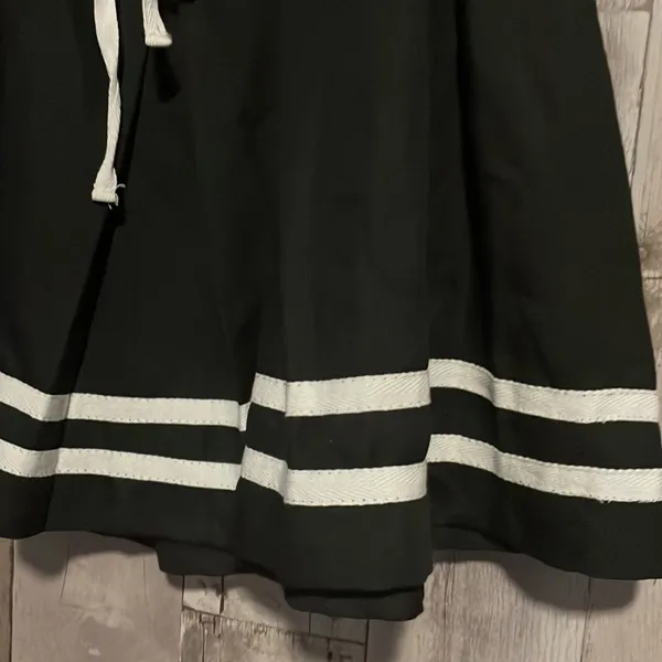 Hot Topic Black Lace-Up Skater Skirt Black Medium New - Image 5