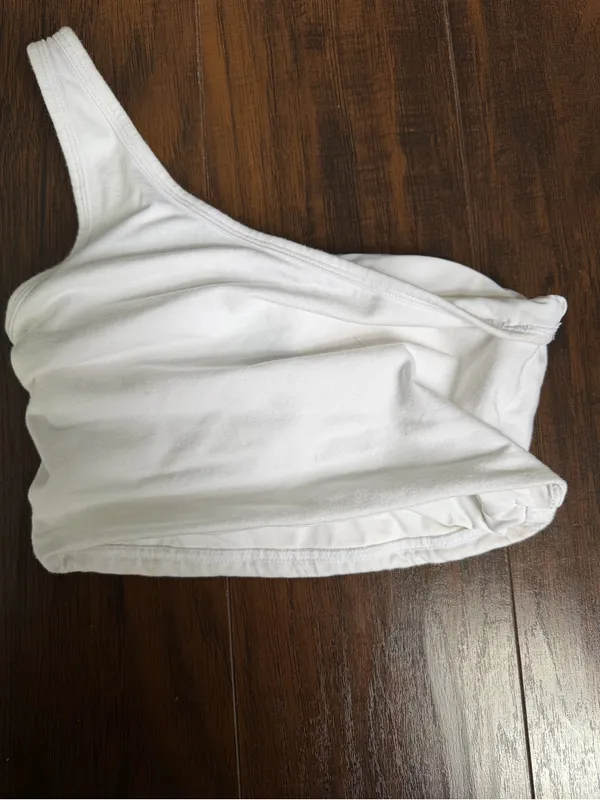 White Crop Top W/Cups built in - Image 4