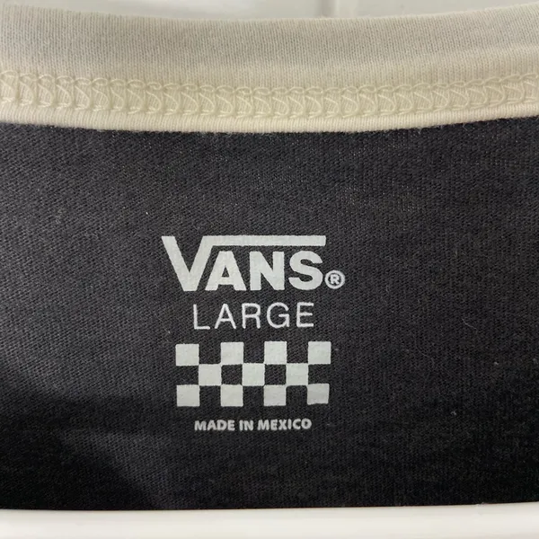 NWOT VANS women’s junior’s black‎ white floral cropped casual tshirt top large - Image 3