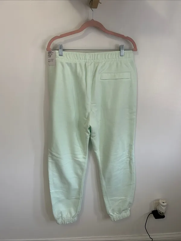 Nike Standard Fit Taper Leg Sweatpants Light Mint - Image 4