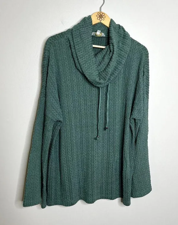 Suzanne Betro Green Textured Cowl Sweater - Image 4