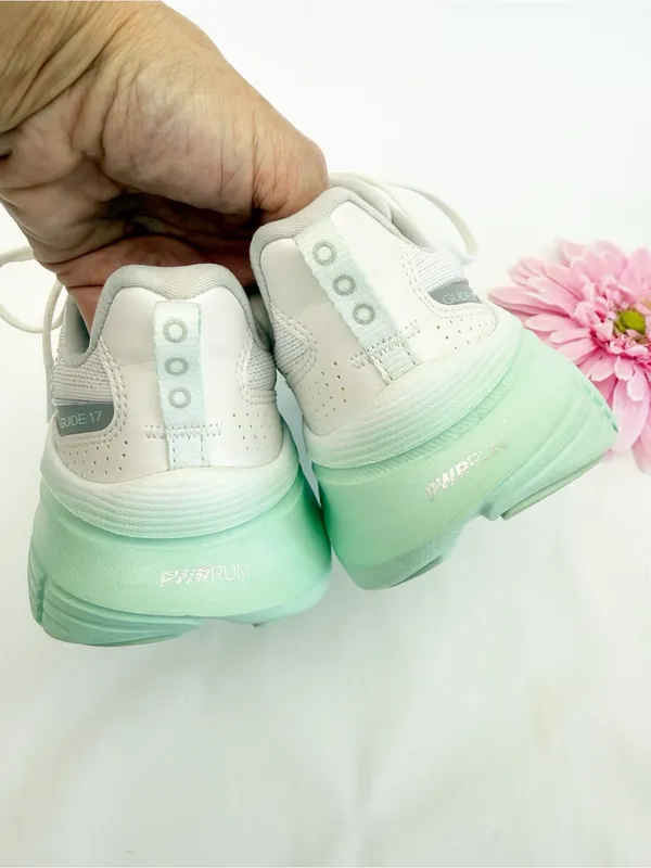 Saucony Guide 17 Women’s Running Shoes Lace Up Sneakers White Jade Green - Image 9