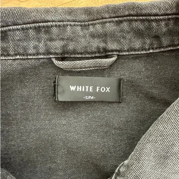 White Fox Boutique - Love You Again Cropped Denim Jacket in Faded Black / Gray - Image 3
