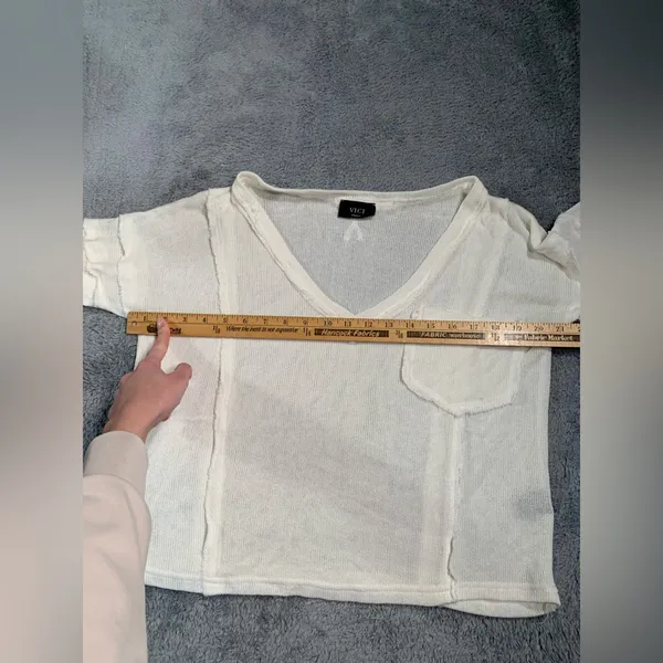 Vici White V-Neck Long puff Sleeve sweater top small - Image 7