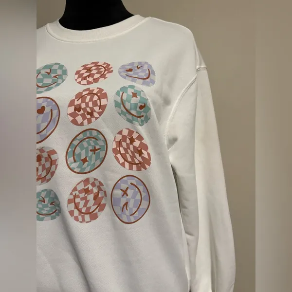 NWT SHEIN EZWear White Smiley Face Graphic Sweater size XS - Image 3