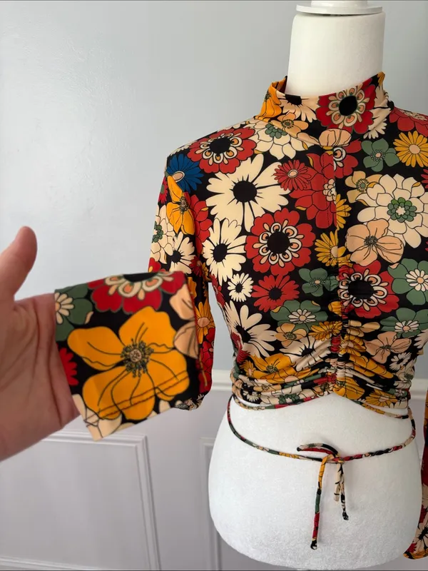 Bershka Floral Ruched Mock-Neck Long Sleeve Crop Top Tie Front Sz Med Retro - Image 5