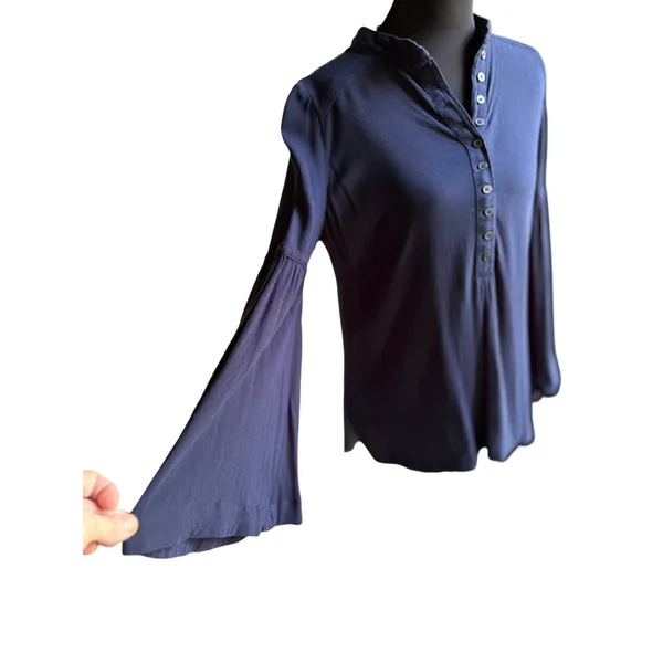 Free People Navy Bell Sleeve Henley Blouse XS Boho Rayon Tunic Top - Image 9