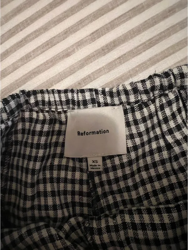Reformation Linen Shorts - Image 4