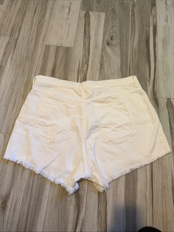 Good American Good 90’s Short White Size 16 - Image 3